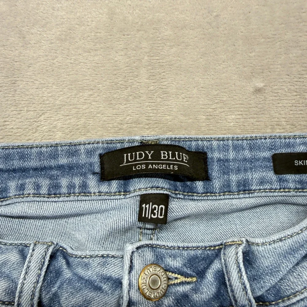 Judy Blue Jeans Women's 11/30 Hilaria Hi Rise Distressed Skinny Light Wash Denim
